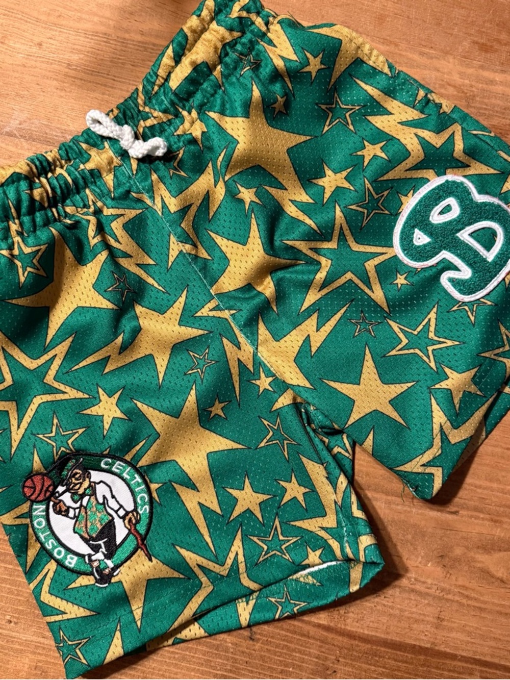 BKTSQD Celtics Green & Gold Star Print Shorts M